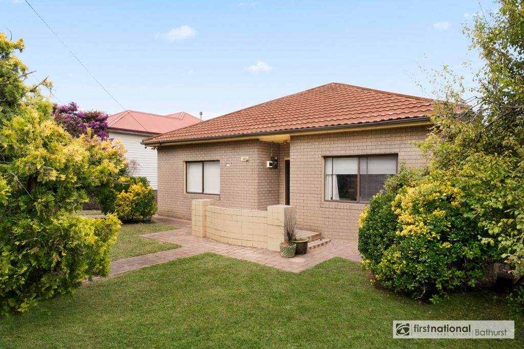 348 Stewart St, Bathurst, NSW 2795