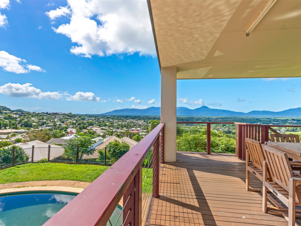 10 Jumna Cl, Bentley Park, QLD 4869