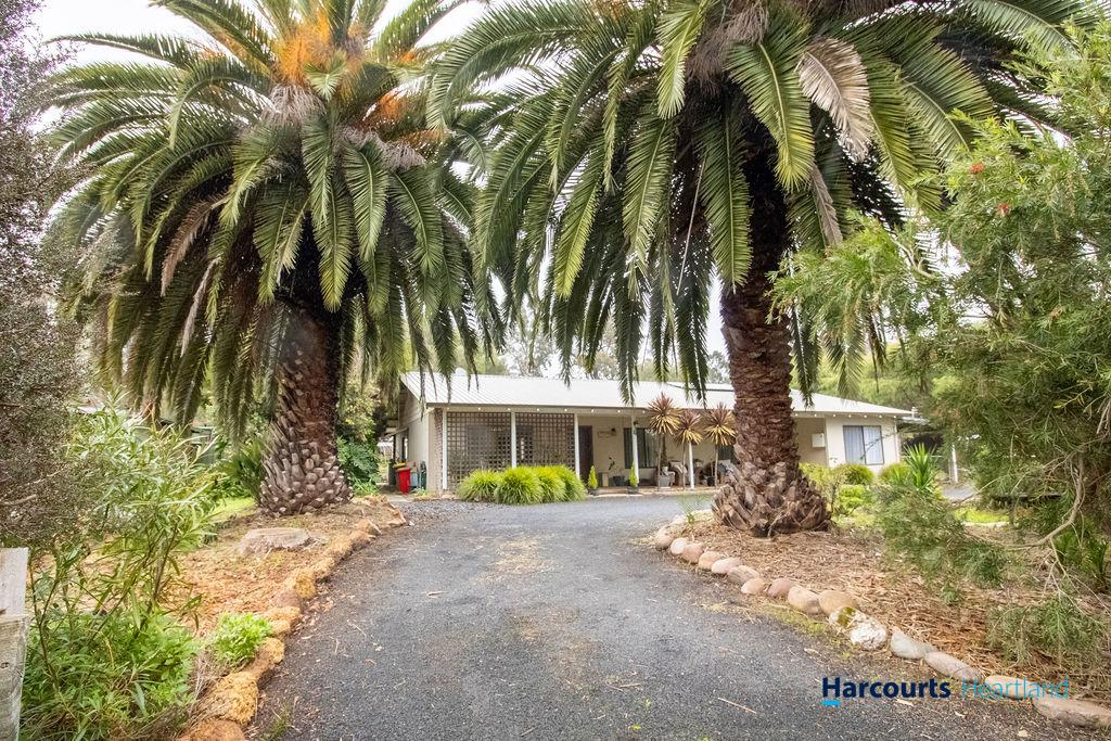18 Warner St, Hester, WA 6255