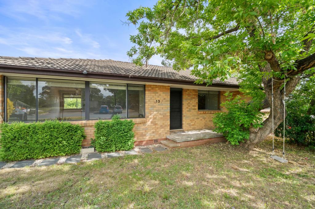 13 Clode Cres, Macgregor, ACT 2615