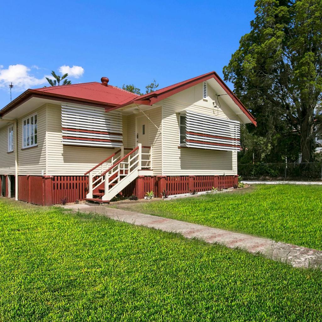 11 Crystal St, Holland Park, QLD 4121