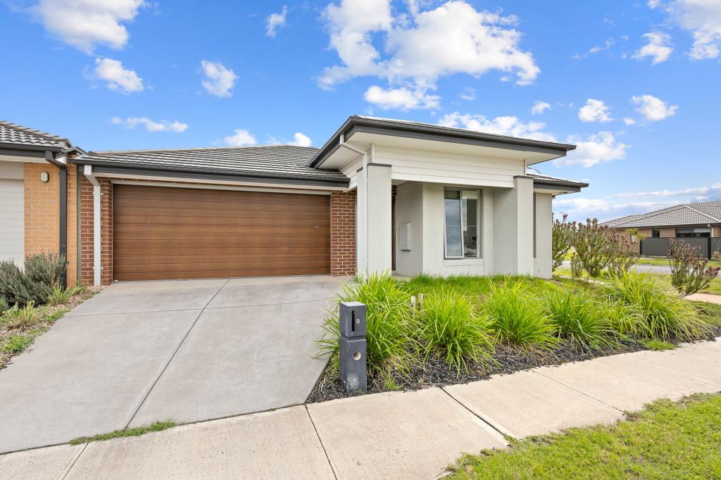 9 REDJIM WAY, CLYDE, VIC 3978