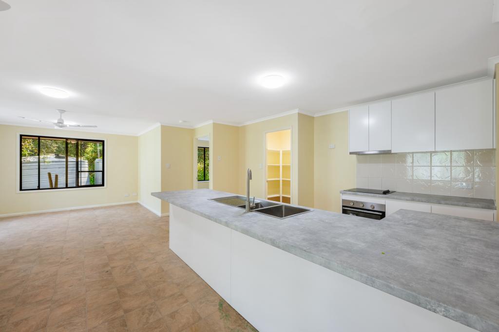 33 Kamala Dr, Lake Macdonald, QLD 4563