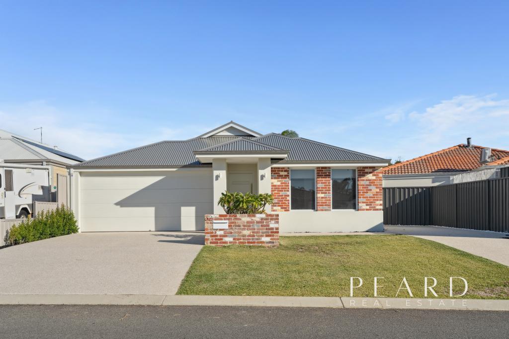 32 Adelaide Cir, Craigie, WA 6025