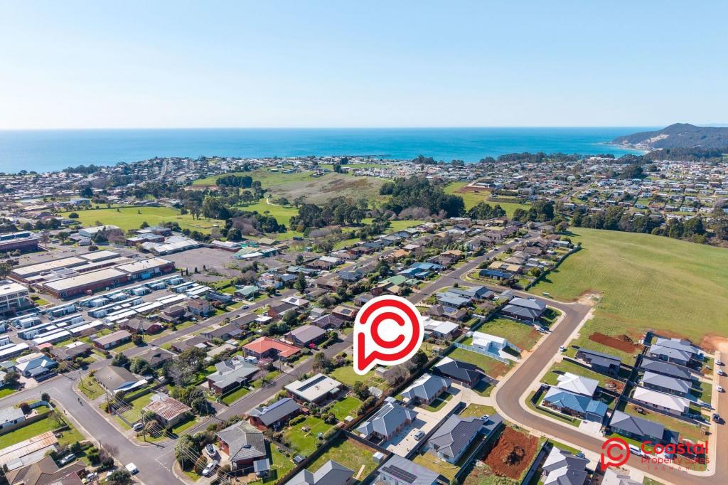 8 TAROONA AVE, SHOREWELL PARK, TAS 7320