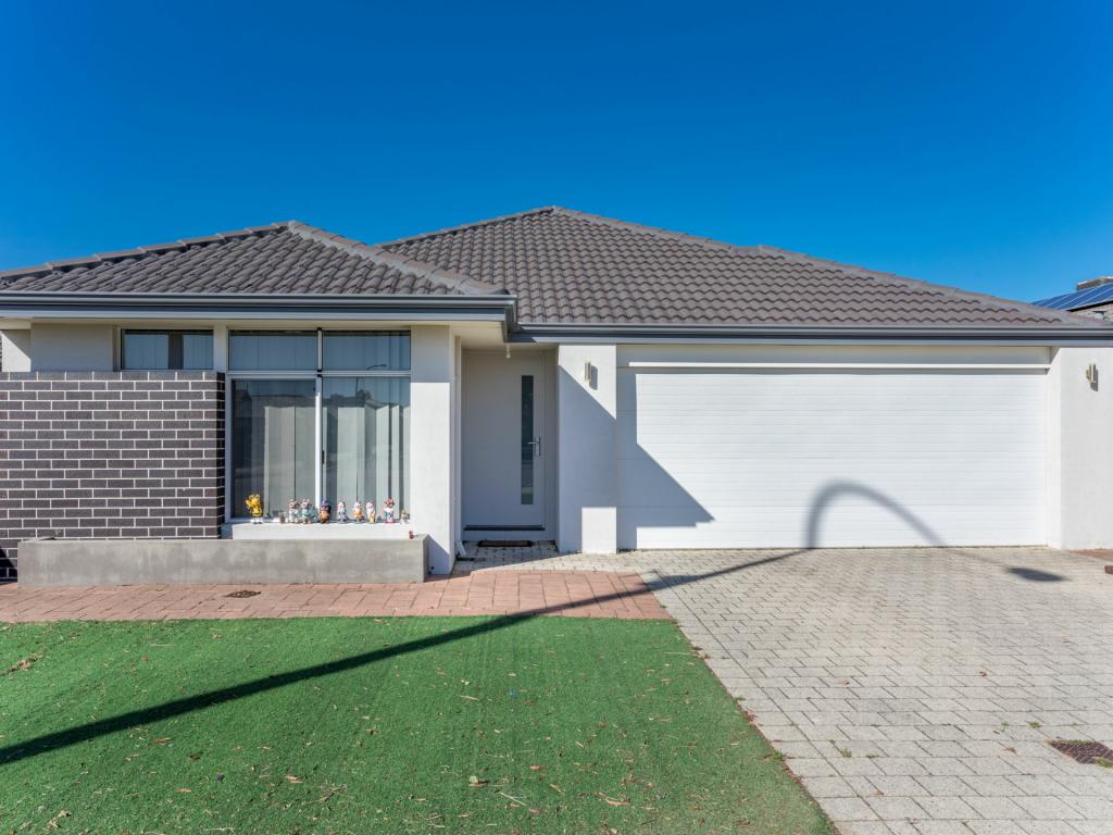 30 BRADLEY ST, SOUTHERN RIVER, WA 6110