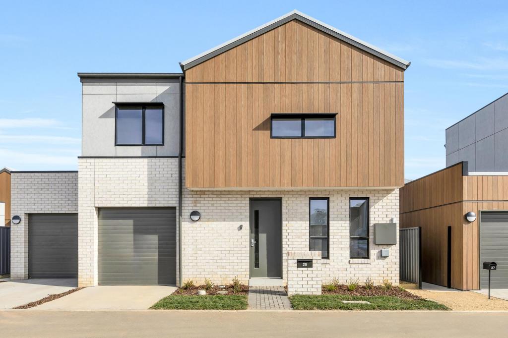 25 Wyn Gilmour Ct, Strathnairn, ACT 2615