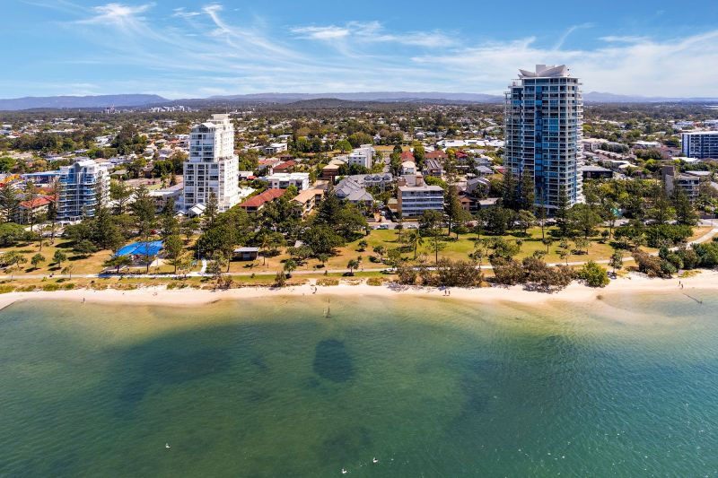 17a/220 Marine Pde, Labrador, QLD 4215