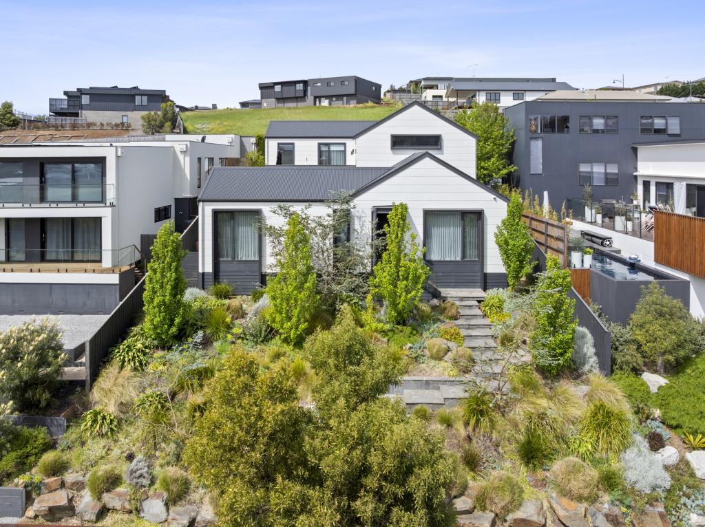 114 Mill Race Rd, Highton, VIC 3216