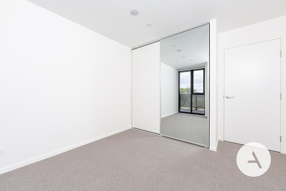 10/11 Irving St, Phillip, ACT 2606