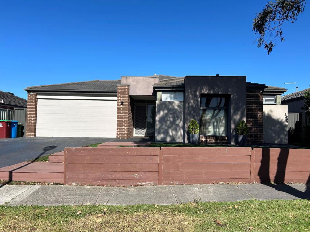 7 STATELY DR, CRANBOURNE EAST, VIC 3977