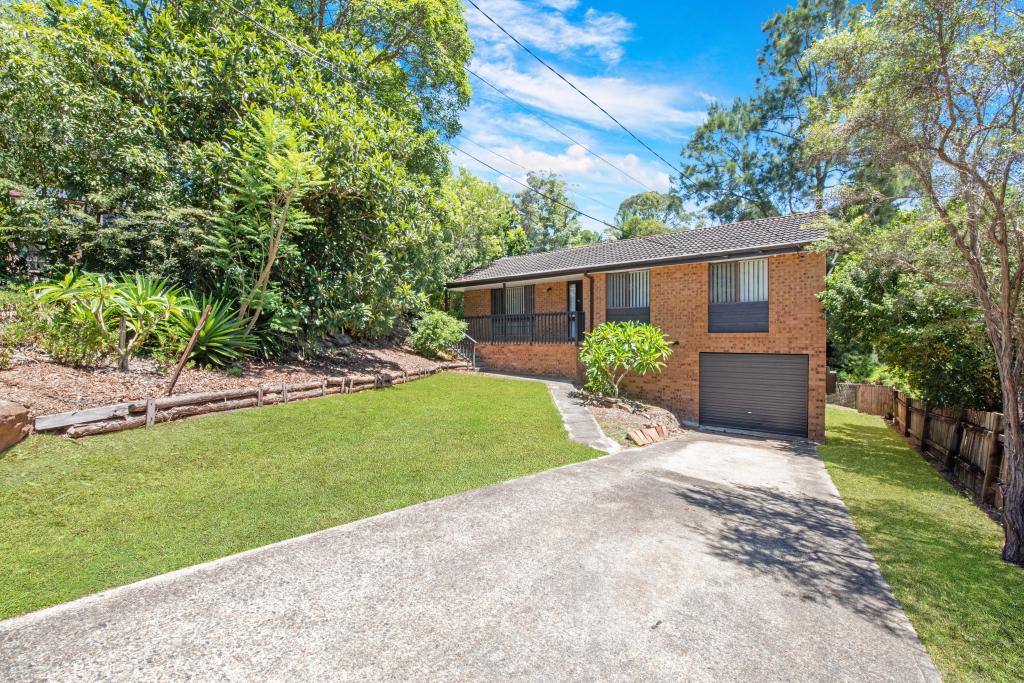 8 Heights Pl, Hornsby Heights, NSW 2077