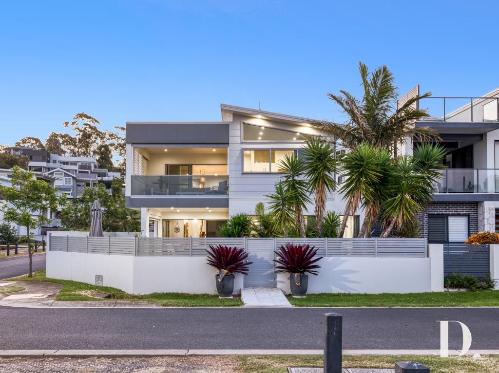 9 OCEANFRONT DR, SAPPHIRE BEACH, NSW 2450