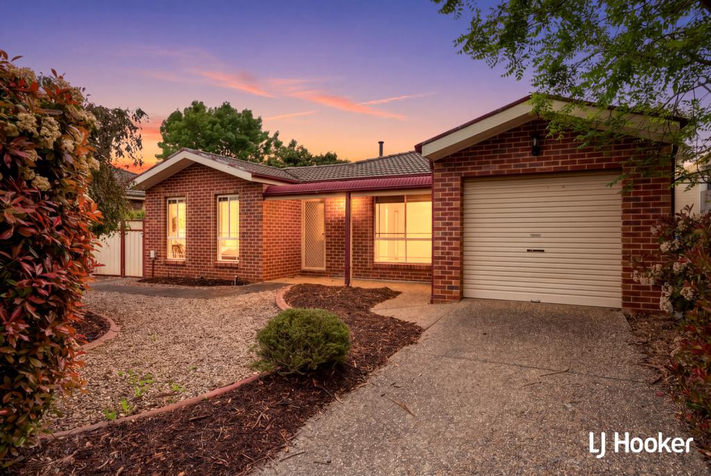 4 Hobday Pl, Dunlop, ACT 2615
