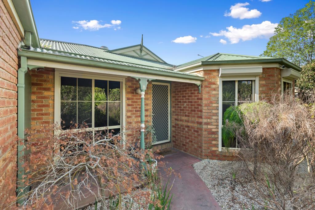 4 Raneen Dr, Langwarrin, VIC 3910