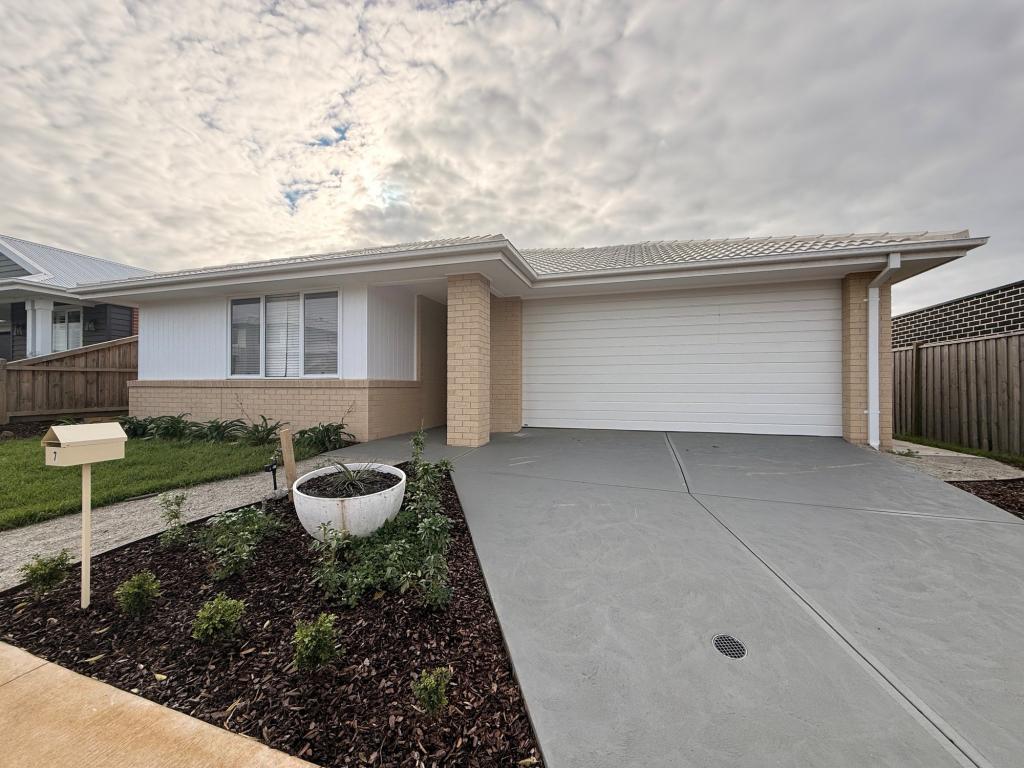 7 Snows Hill Ave, Warragul, VIC 3820