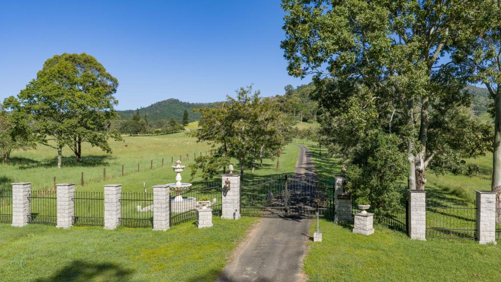 60 Coonoongibber Creek Rd, Brooloo, QLD 4570