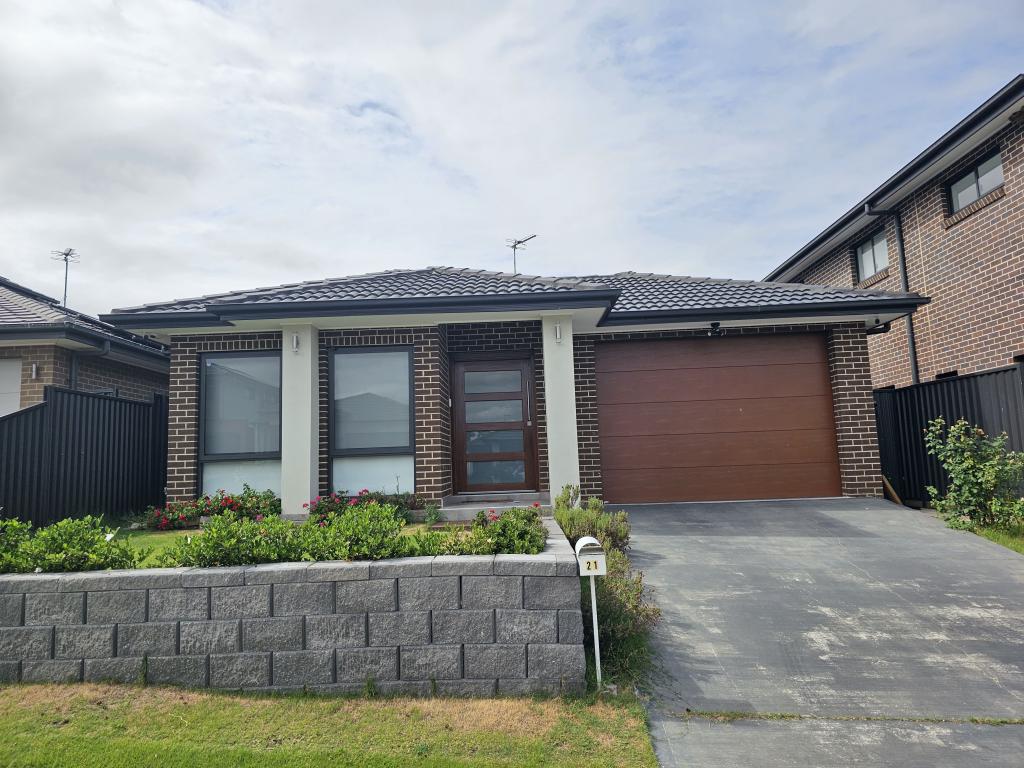21 AMARINA BVD, COLEBEE, NSW 2761