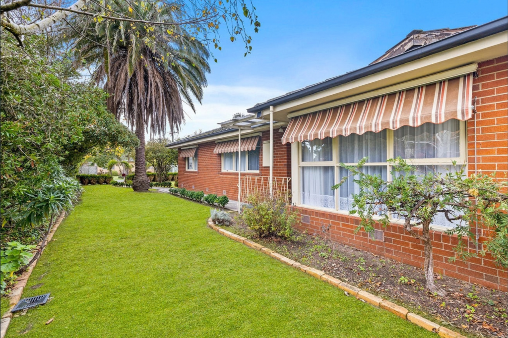 12 Johnson Dr, Glen Waverley, VIC 3150
