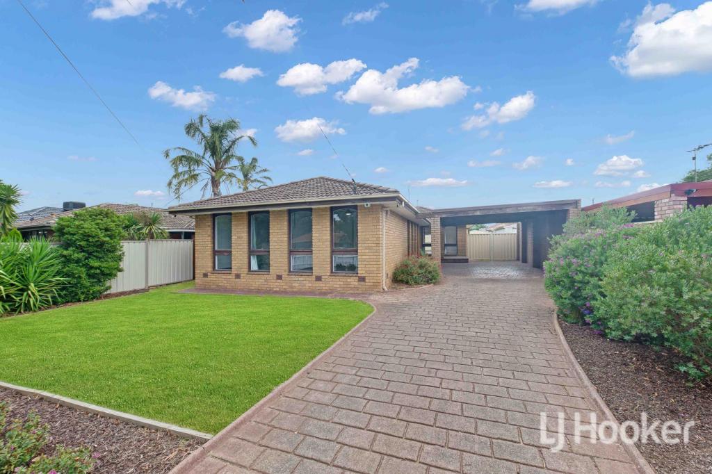 28 EATON ST, MELTON SOUTH, VIC 3338