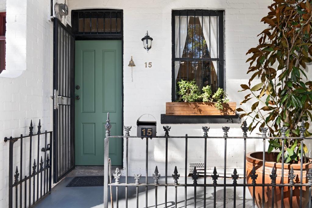 15 BRIDGE ST, ERSKINEVILLE, NSW 2043