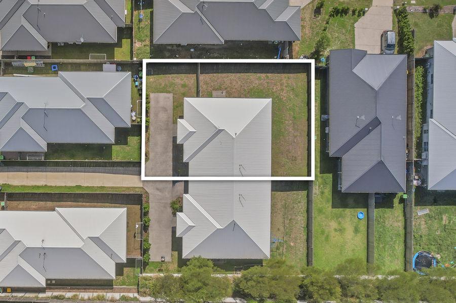 1/211 WORKSHOPS ST, BRASSALL, QLD 4305