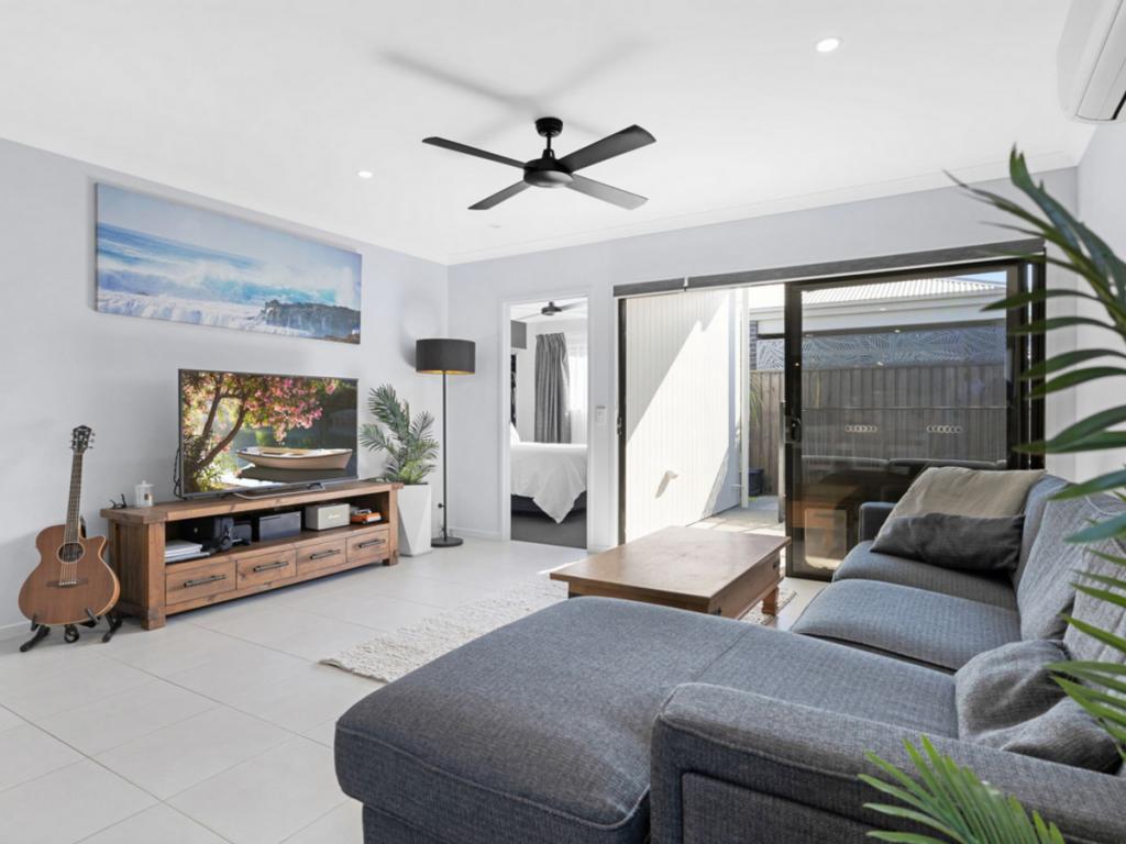17 HULME ST, PALMVIEW, QLD 4553