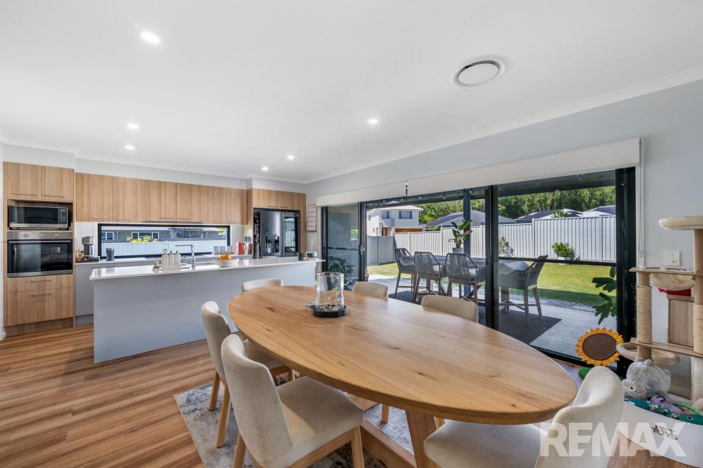 11 Creekline Pl, Mooloolah Valley, QLD 4553