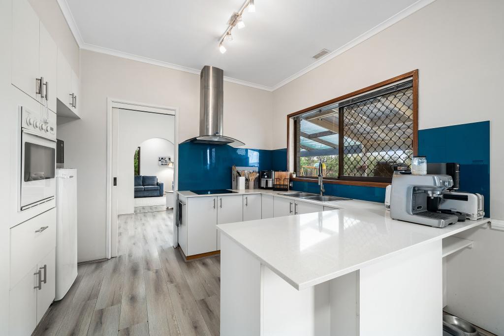 16 Jackie Howe Cres, Macarthur, ACT 2904