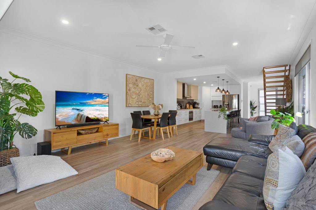 2/35 Sunshine Pde, Miami, QLD 4220