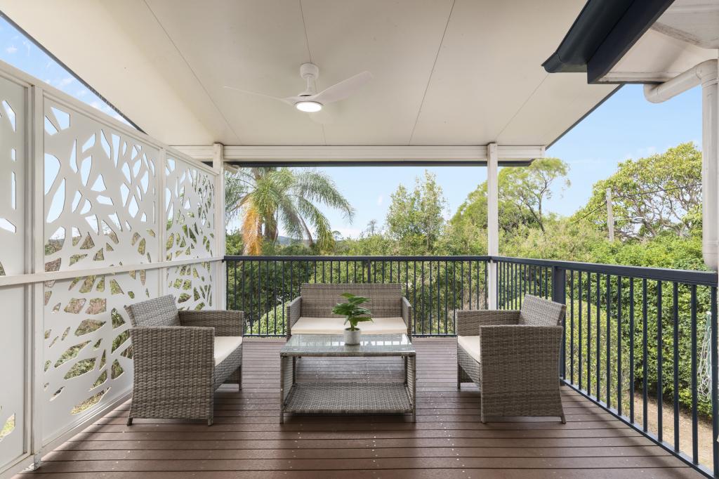 69 Mingera St, Mansfield, QLD 4122