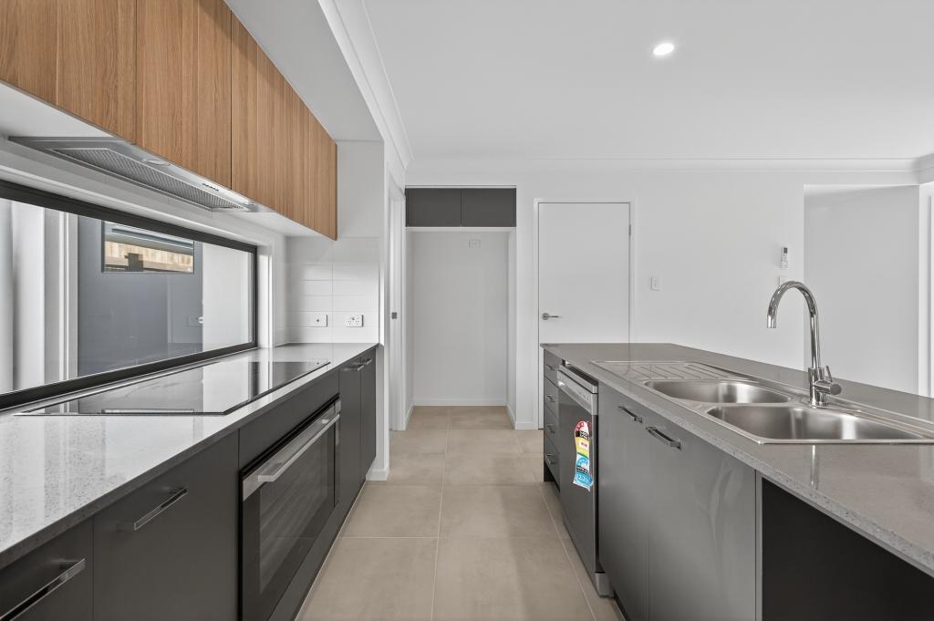 14 Bosk St, Banya, QLD 4551