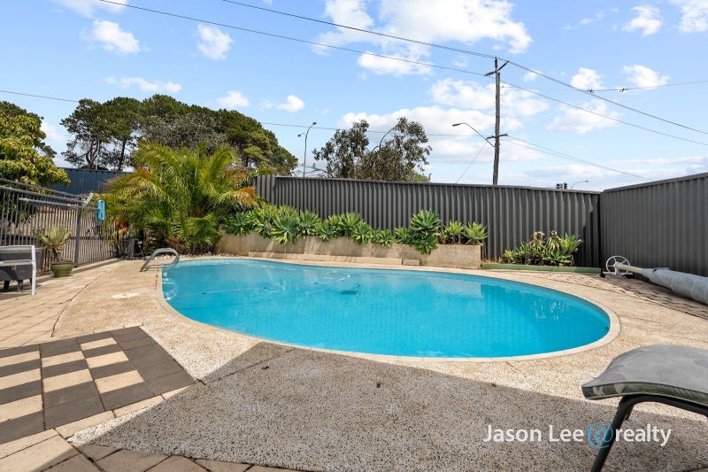 52 Davies Cres, Kardinya, WA 6163