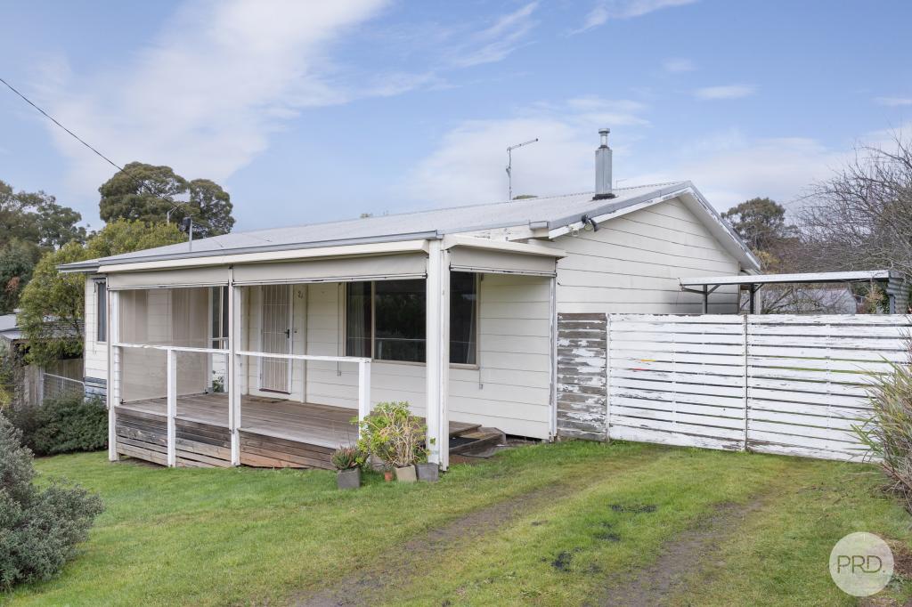 24 Semmens Ave, Creswick, VIC 3363