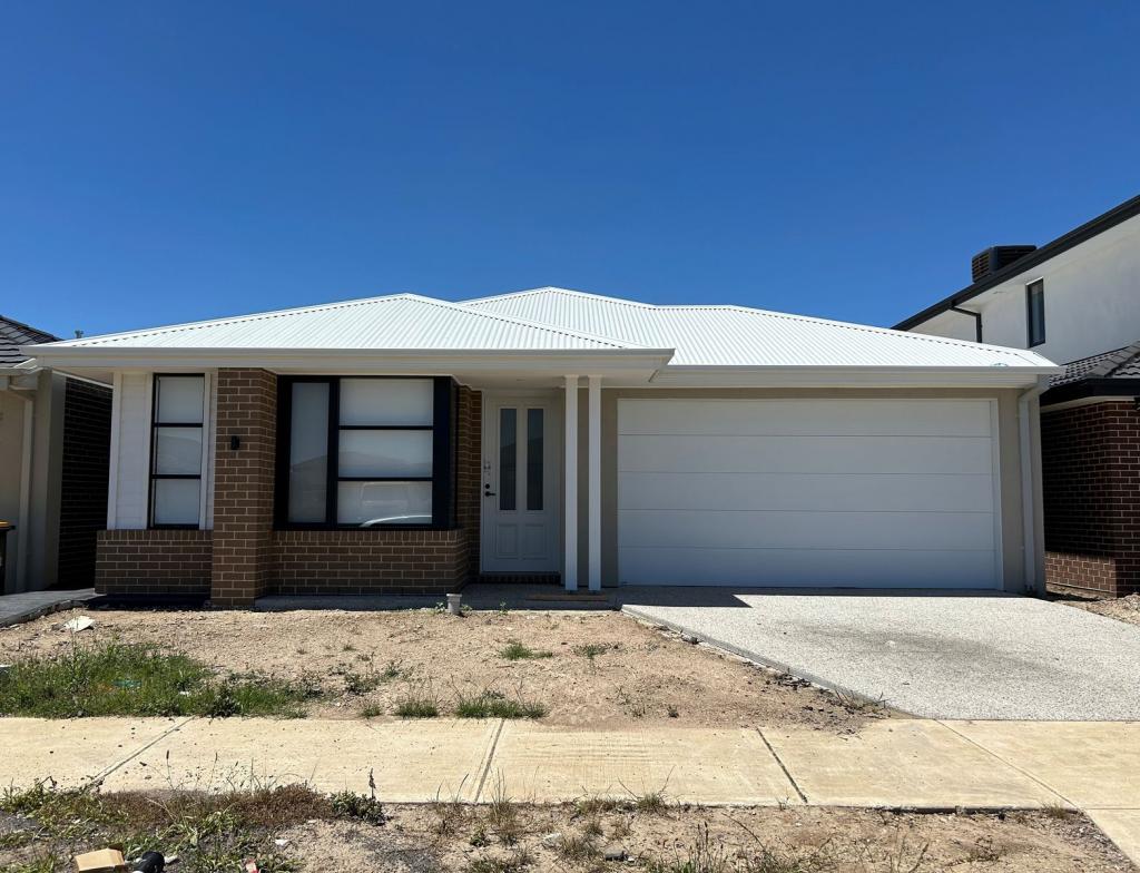 7 Champion St, Clyde North, VIC 3978