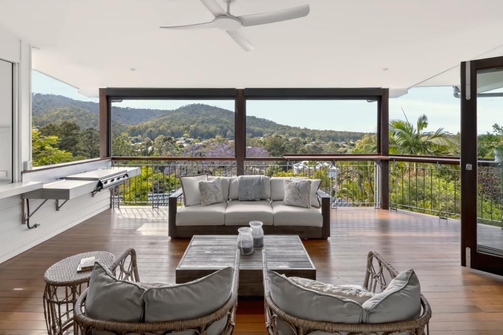 4 Kulki Pl, Chapel Hill, QLD 4069