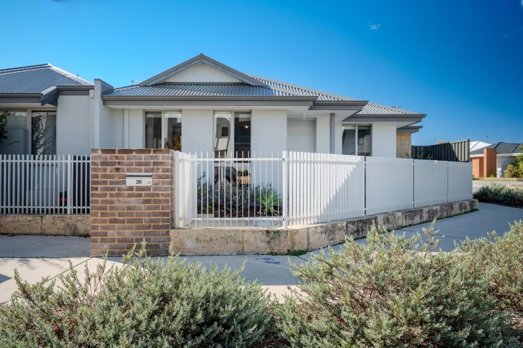 38 Turquoise Bvd, Treeby, WA 6164