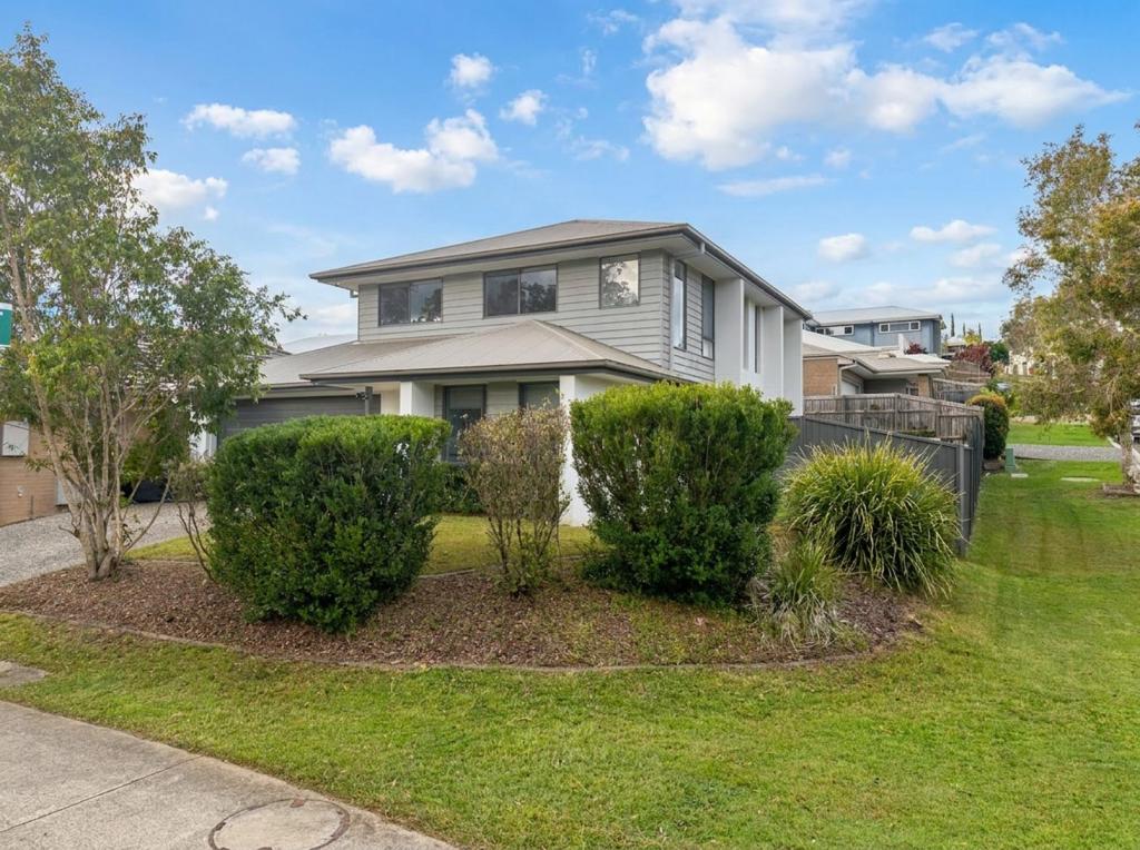 193 Woodline Dr, Spring Mountain, QLD 4300