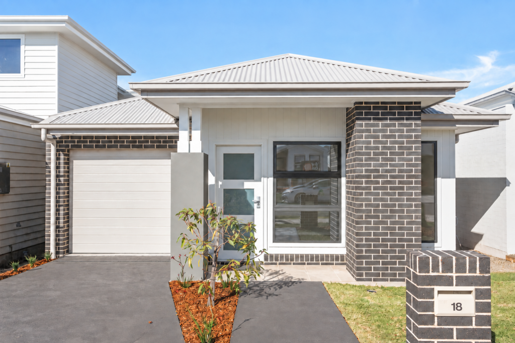 18 Hatter Cct, Calderwood, NSW 2527