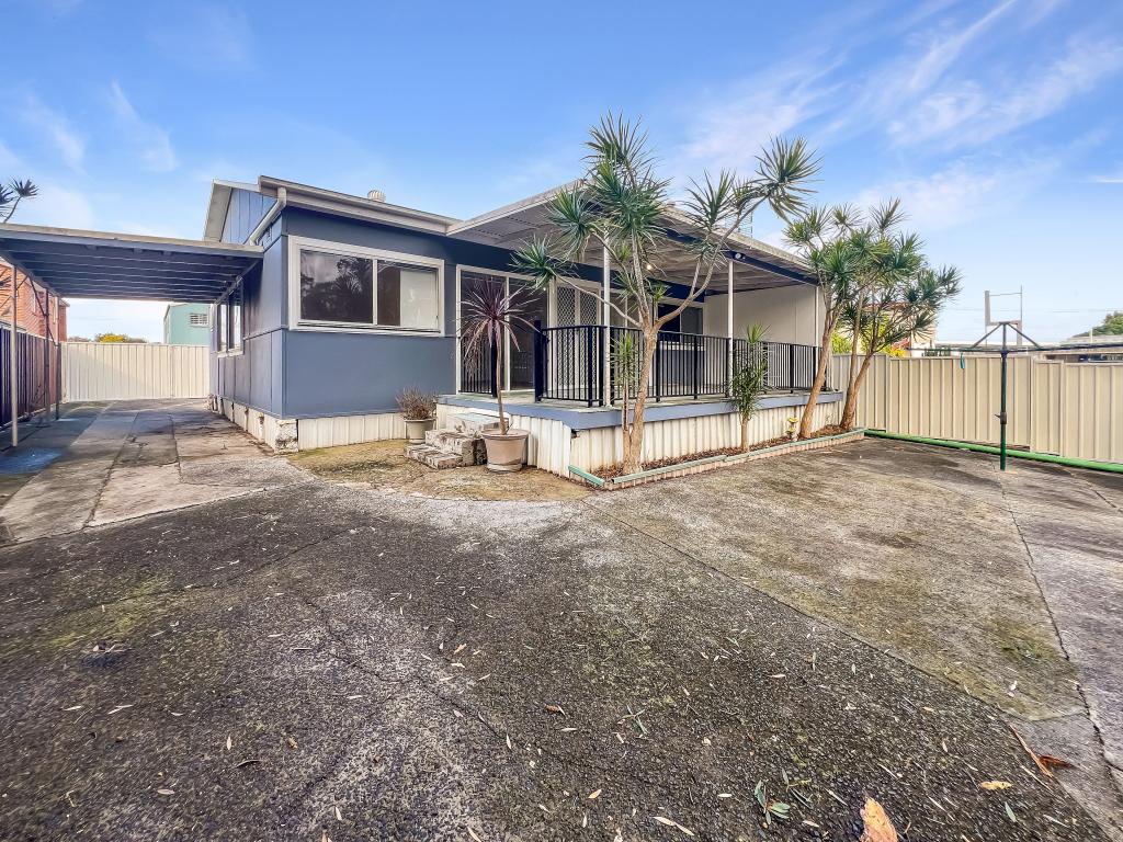 17 Lake St, Budgewoi, NSW 2262