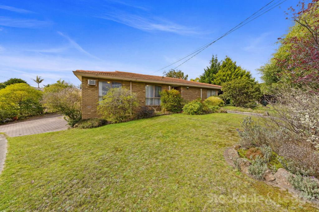 39 Calderwood Ave, Wheelers Hill, VIC 3150