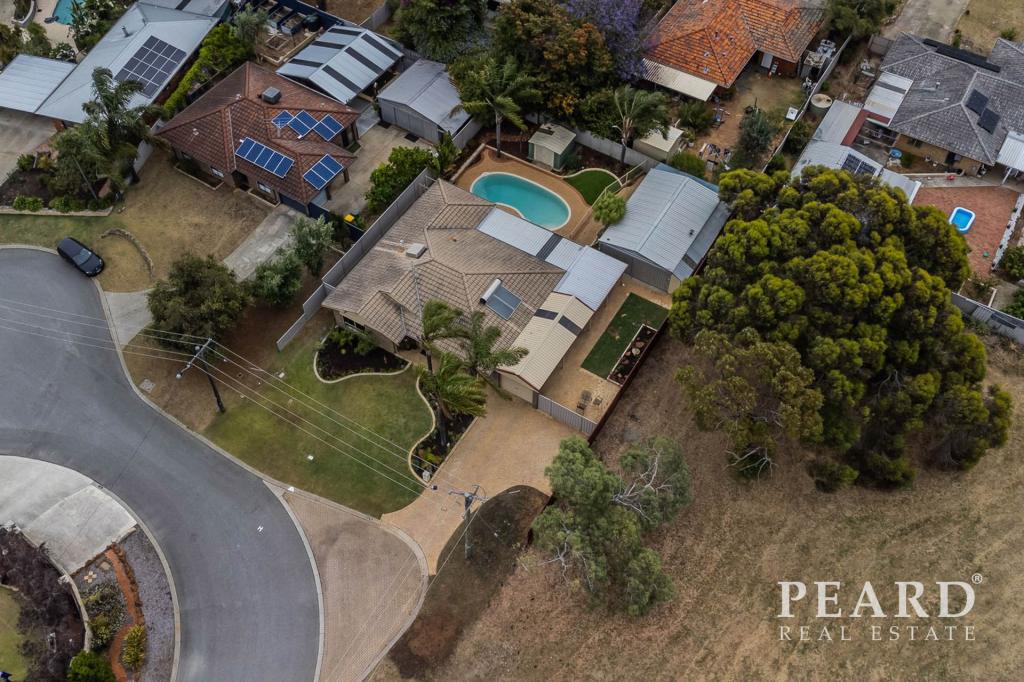 15 Lacey Ct, Parmelia, WA 6167