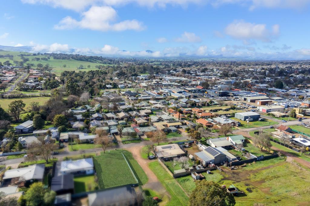 13 KITCHEN ST, MANSFIELD, VIC 3722