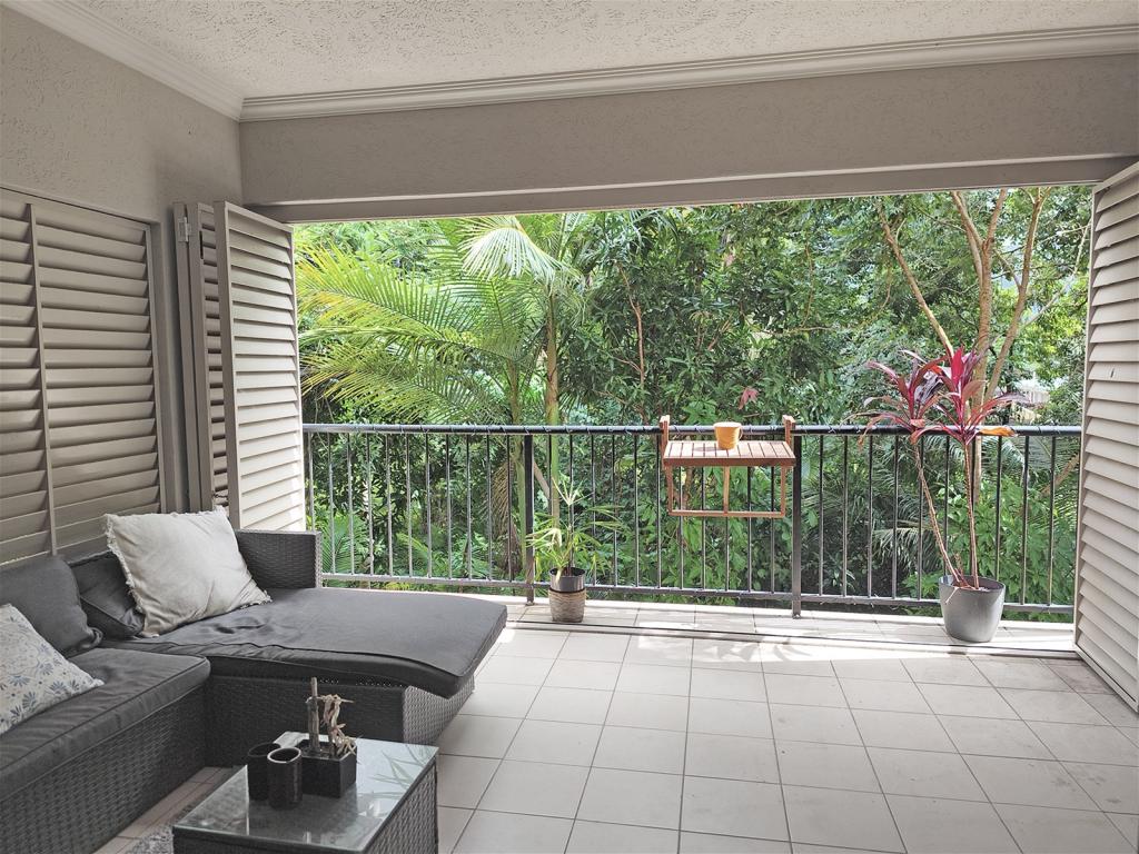 240/2-8 Rigg St, Woree, QLD 4868