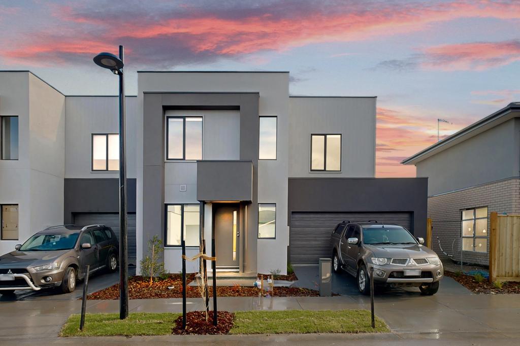 4 MACBETH ST, OFFICER, VIC 3809