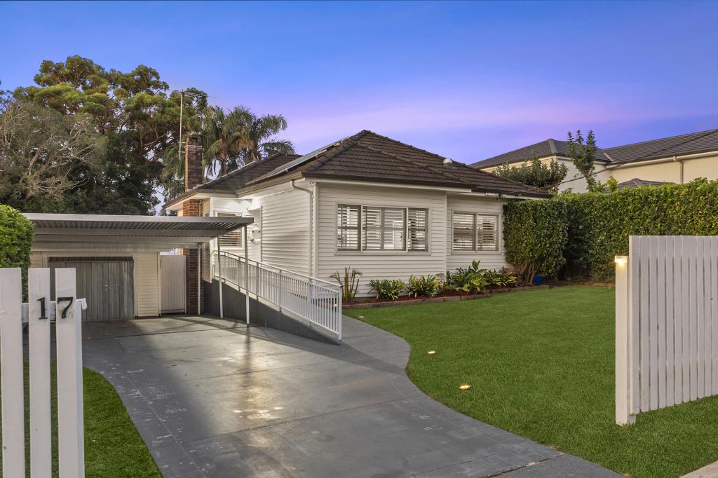 17 BLAMEY AVE, CARINGBAH SOUTH, NSW 2229