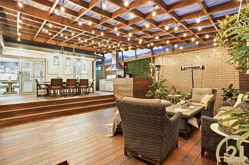11 Mcintyre Cct, Middleton Grange, NSW 2171
