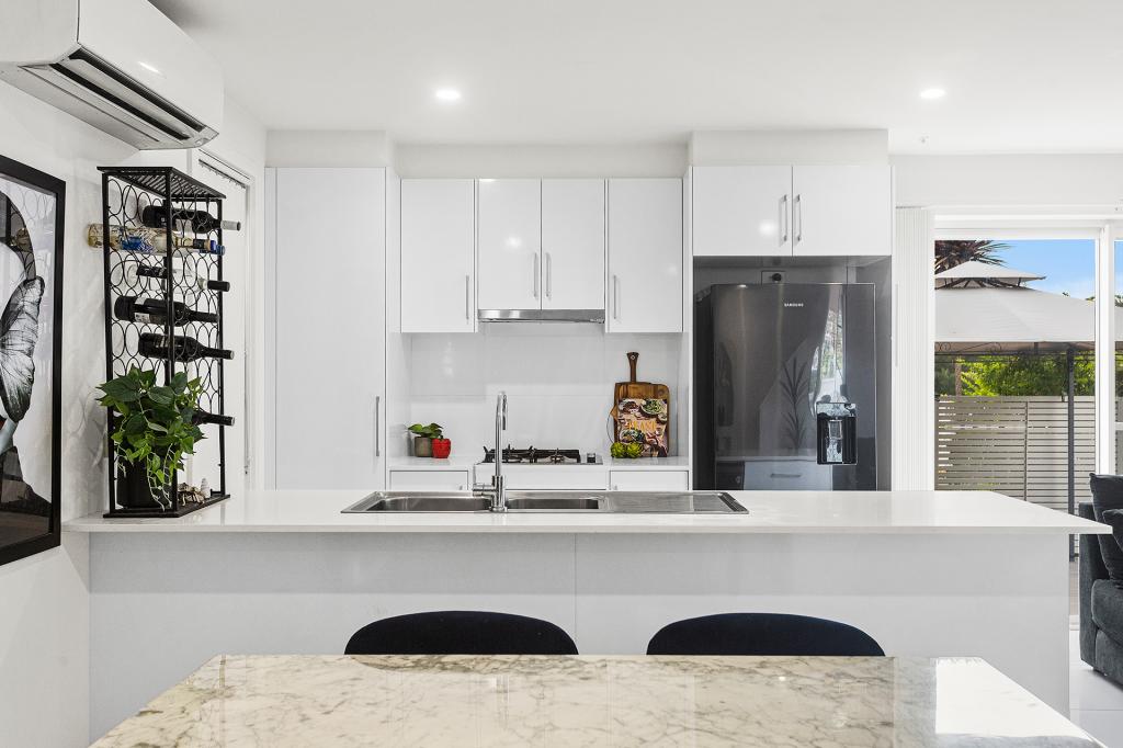 4/27 WHITTAKER ST, FLINDERS, NSW 2529