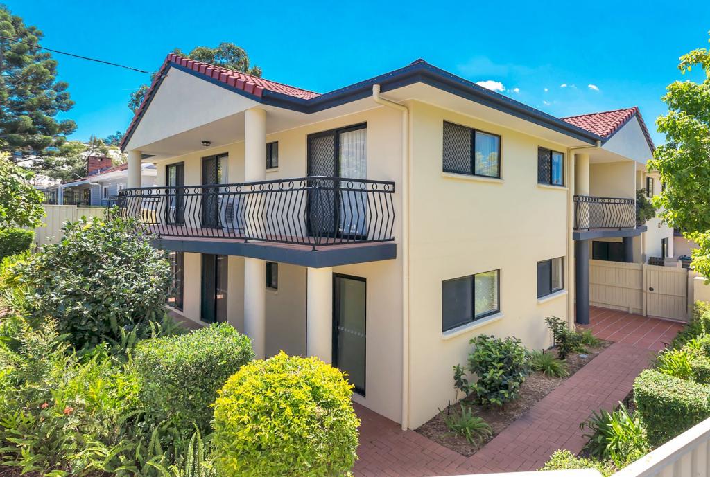 2/11 HOLLAND ST, TOOWONG, QLD 4066