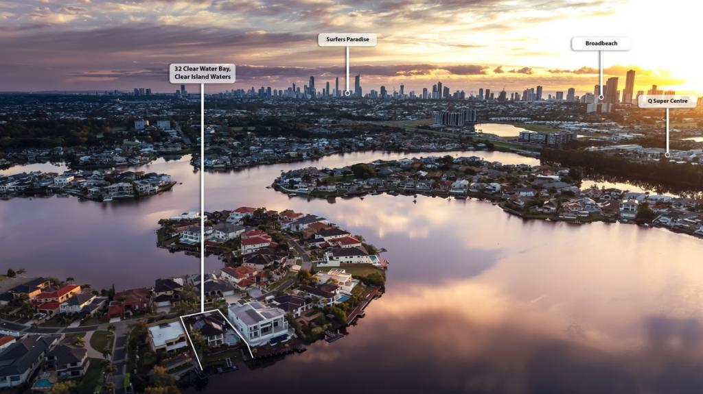 32 CLEAR WATER BAY AVE, CLEAR ISLAND WATERS, QLD 4226